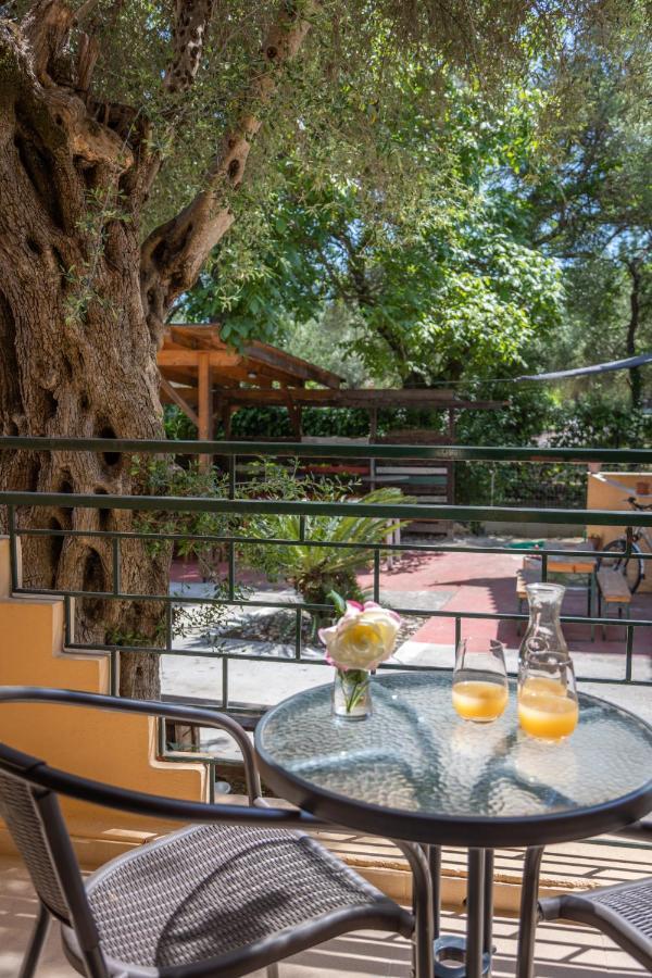 Wilde Rose Hotel Dassia  Exterior foto
