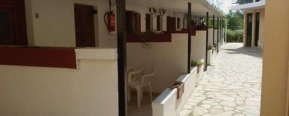 Wilde Rose Hotel Dassia  Exterior foto